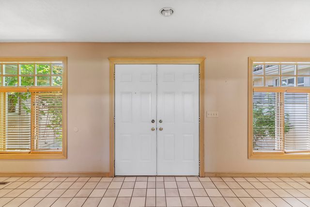 3733 E Cromwell Lane, Springfield, MO 65802