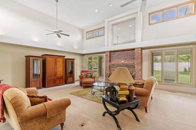 3733 E Cromwell Lane, Springfield, MO 65802