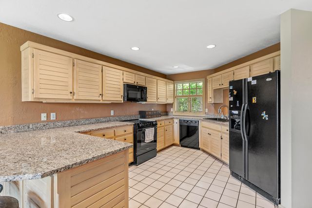 3733 E Cromwell Lane, Springfield, MO 65802