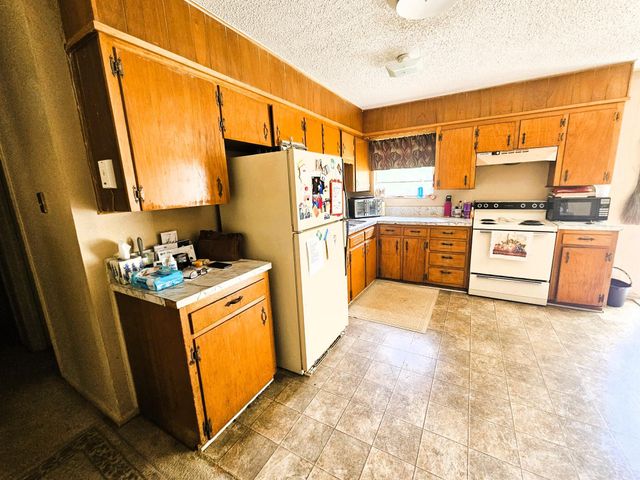 1203 Curry Ave, Copperas Cove, TX 76522