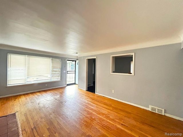 19977 Cushing Street, Detroit, MI 48205