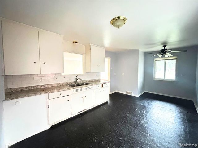 19977 Cushing Street, Detroit, MI 48205