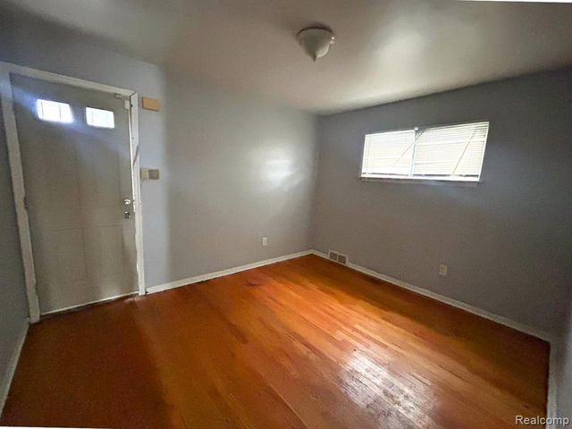 19977 Cushing Street, Detroit, MI 48205