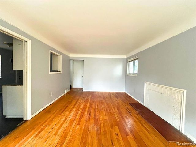 19977 Cushing Street, Detroit, MI 48205