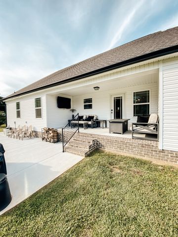 8465 Lynchburg Rd, Winchester, TN 37398