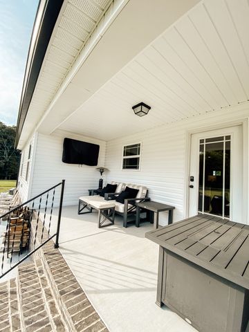 8465 Lynchburg Rd, Winchester, TN 37398