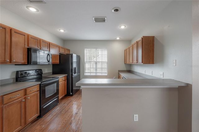 4951 ELIZABETH COURT, Tampa, FL 33616