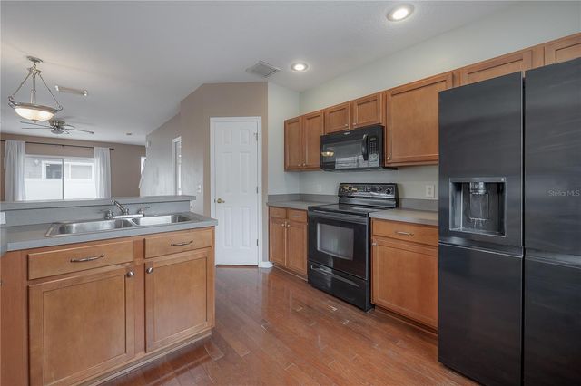 4951 ELIZABETH COURT, Tampa, FL 33616