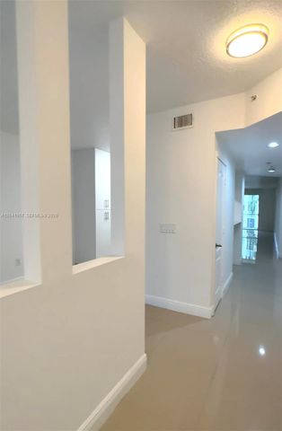 10750 NW 66th St 214, Doral, FL 33178