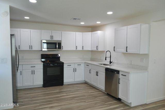 44 N MOUNTAIN Road 1, Apache Junction, AZ 85120