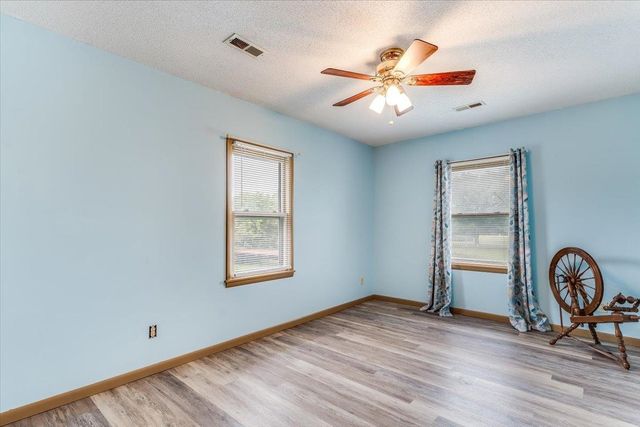 10101 E 106th St S, Mulvane, KS 67110