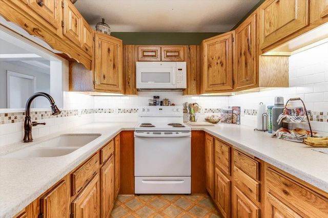 10101 E 106th St S, Mulvane, KS 67110