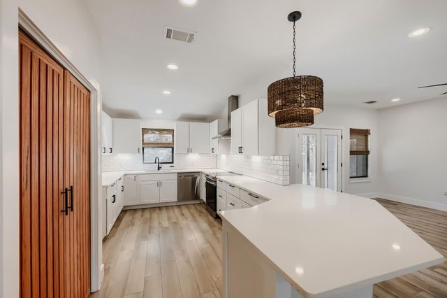 3711 Rock Terrace DR, Lago Vista, TX 78645