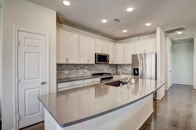 3104 Roseland Terrace Lane, Houston, TX 77063