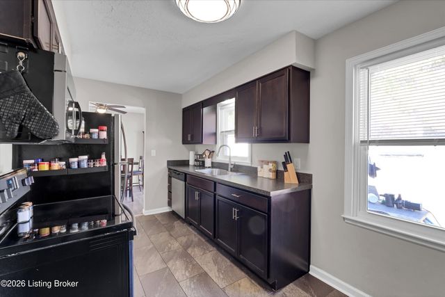 4212 Silvercreek Rd, Louisville, KY 40272