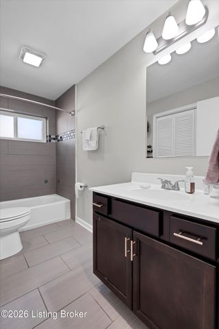 4212 Silvercreek Rd, Louisville, KY 40272