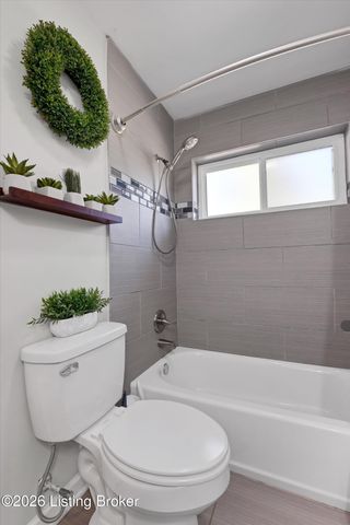 4212 Silvercreek Rd, Louisville, KY 40272