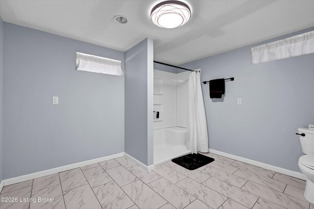 4212 Silvercreek Rd, Louisville, KY 40272