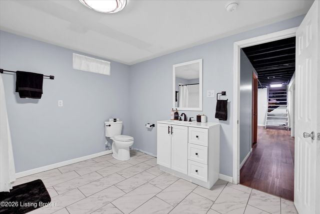 4212 Silvercreek Rd, Louisville, KY 40272