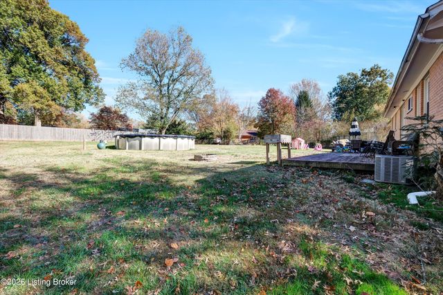 4212 Silvercreek Rd, Louisville, KY 40272