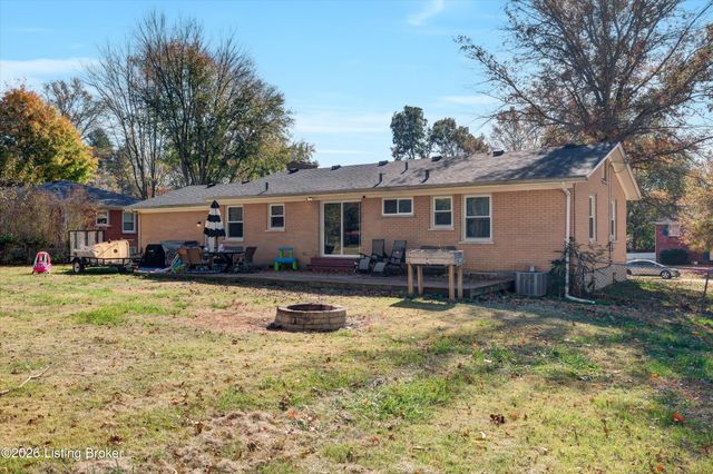 4212 Silvercreek Rd, Louisville, KY 40272