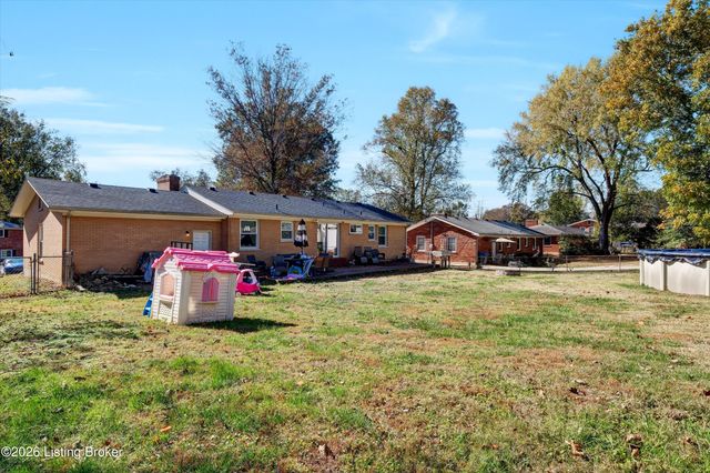 4212 Silvercreek Rd, Louisville, KY 40272