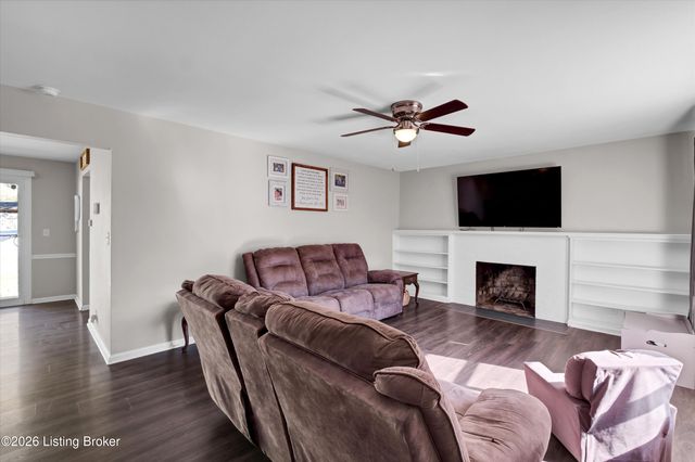 4212 Silvercreek Rd, Louisville, KY 40272