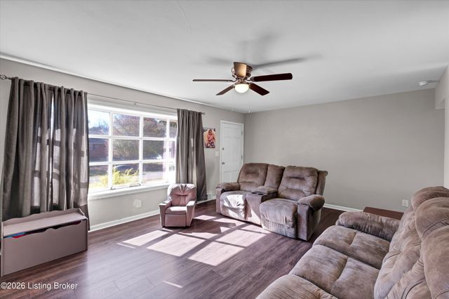 4212 Silvercreek Rd, Louisville, KY 40272