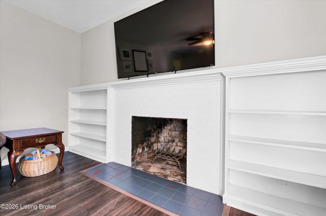 4212 Silvercreek Rd, Louisville, KY 40272