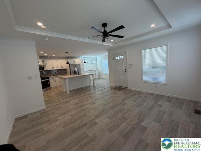 425 Upper Pmhe North Drive, East Stroudsburg, PA 18302