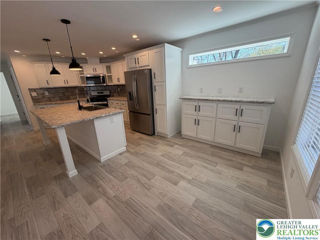 425 Upper Pmhe North Drive, East Stroudsburg, PA 18302
