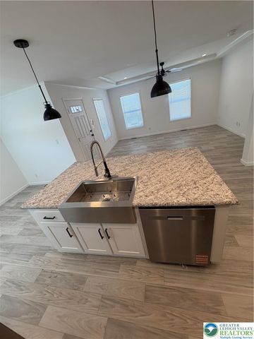 425 Upper Pmhe North Drive, East Stroudsburg, PA 18302