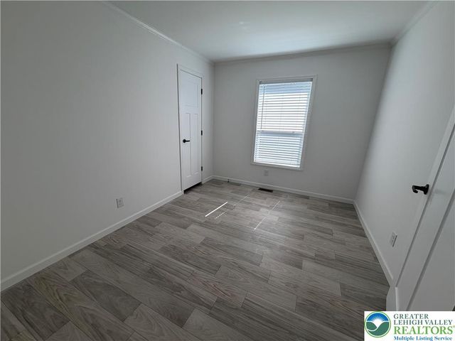 425 Upper Pmhe North Drive, East Stroudsburg, PA 18302