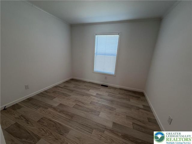 425 Upper Pmhe North Drive, East Stroudsburg, PA 18302