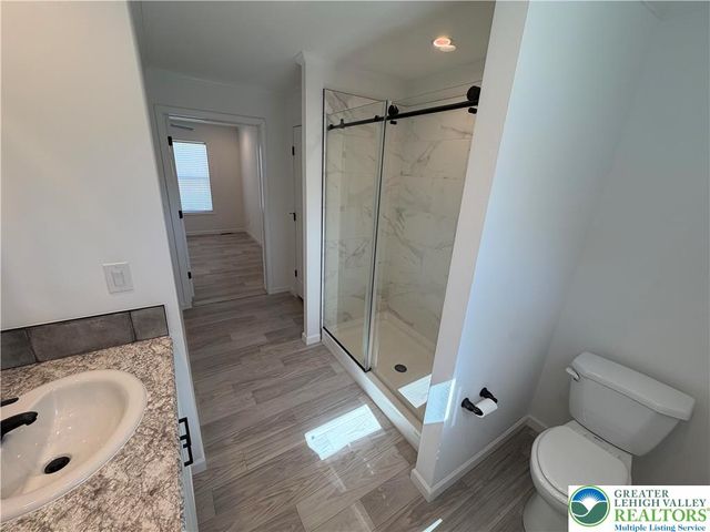 425 Upper Pmhe North Drive, East Stroudsburg, PA 18302