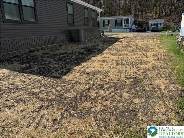 425 Upper Pmhe North Drive, East Stroudsburg, PA 18302