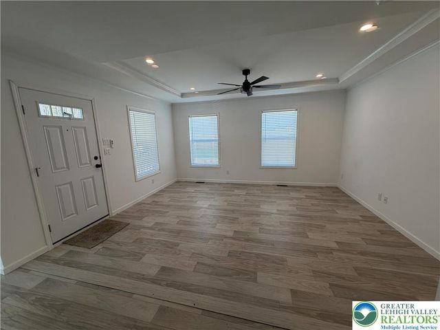 425 Upper Pmhe North Drive, East Stroudsburg, PA 18302