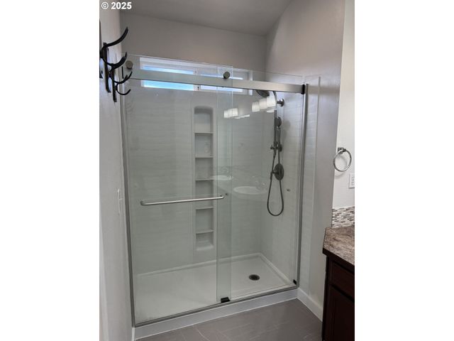 4015 Scenic Dr 4027, Eugene, OR 97404