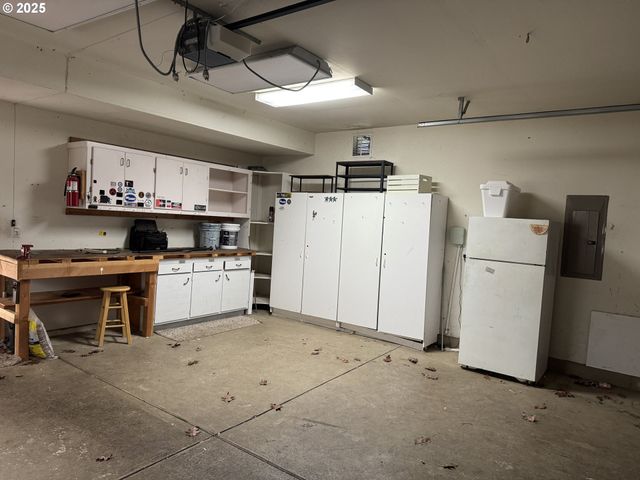 4015 Scenic Dr 4027, Eugene, OR 97404