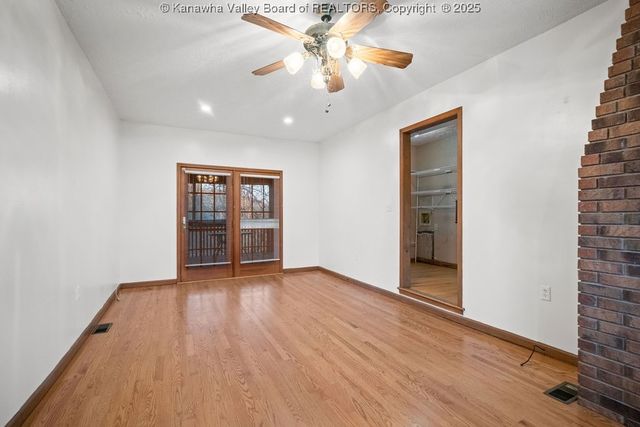 128 Woodbridge Drive, Charleston, WV 25311