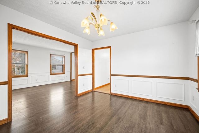 128 Woodbridge Drive, Charleston, WV 25311