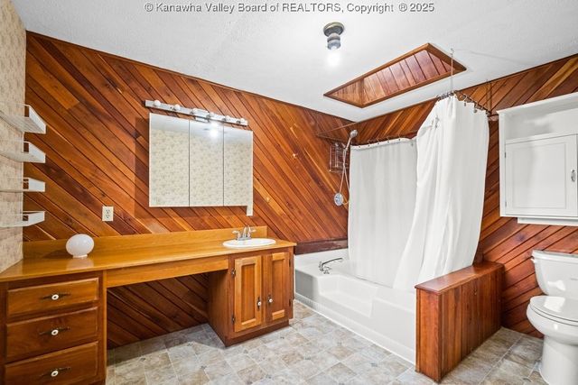 128 Woodbridge Drive, Charleston, WV 25311