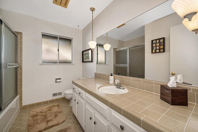 49 Saratoga Cir, Sacramento, CA 95864