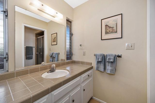 49 Saratoga Cir, Sacramento, CA 95864