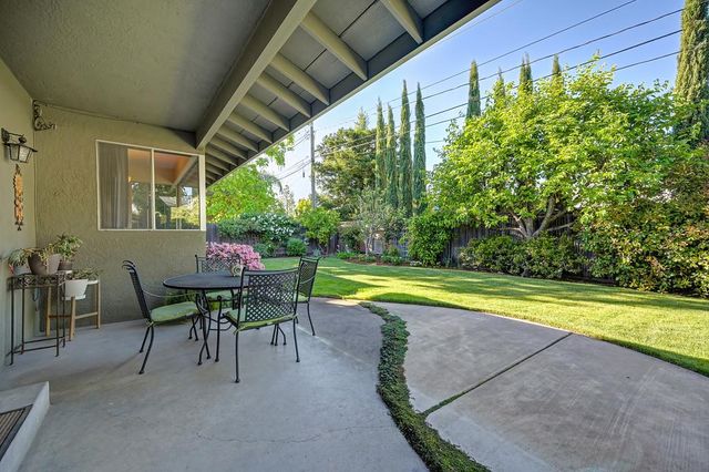 49 Saratoga Cir, Sacramento, CA 95864