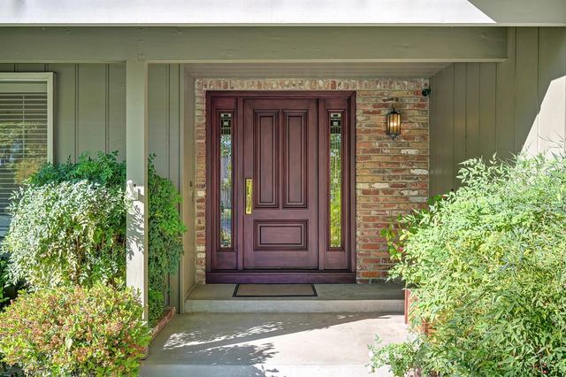 49 Saratoga Cir, Sacramento, CA 95864