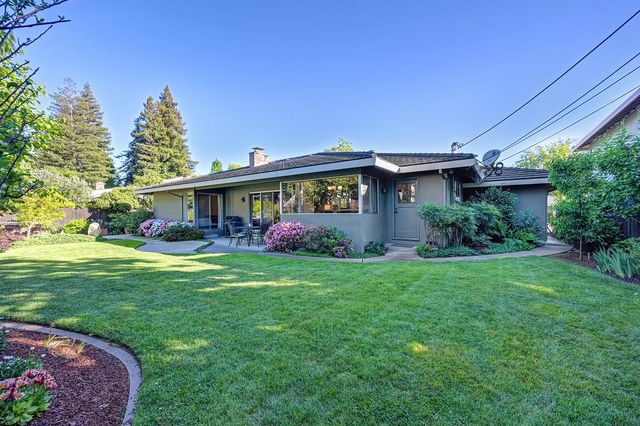 49 Saratoga Cir, Sacramento, CA 95864