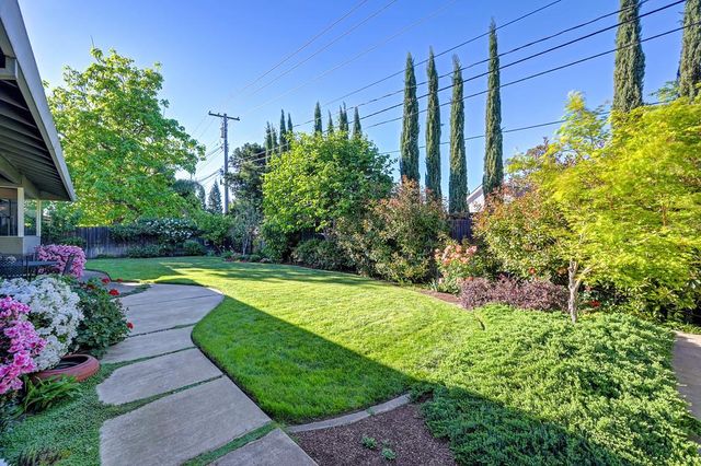 49 Saratoga Cir, Sacramento, CA 95864