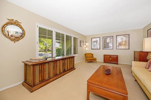 49 Saratoga Cir, Sacramento, CA 95864