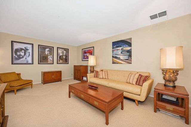 49 Saratoga Cir, Sacramento, CA 95864